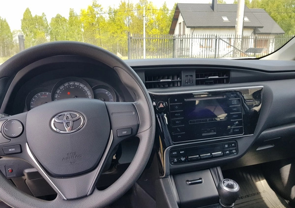 Toyota Auris cena 42900 przebieg: 122680, rok produkcji 2015 z Tłuszcz małe 29